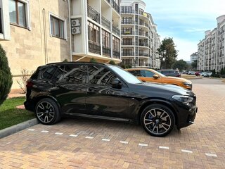 2020 BMW X5 30d IV (G05/G18), чёрный, 9000000 рублей, вид 1
