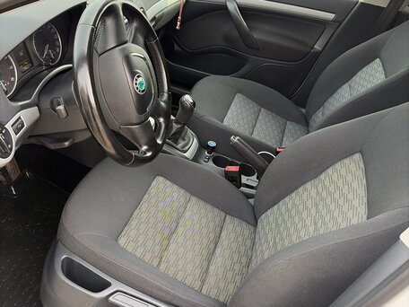 2012 Skoda Octavia II (A5) Рестайлинг, белый, 750000 рублей, вид 5