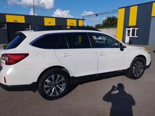 2015 Subaru Outback V, белый, 1750000 рублей, вид 3