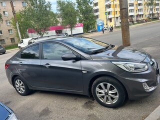 2013 Hyundai Solaris I, чёрный, 650000 рублей, вид 5