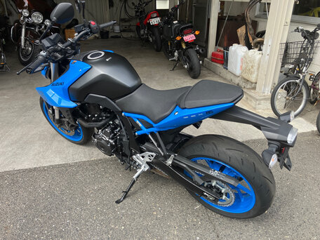 2023 Suzuki GSX-8S, голубой, 940000 рублей, вид 4