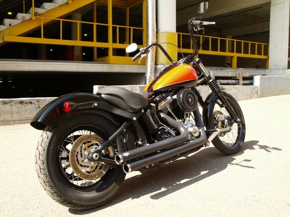 2012 Harley-Davidson Blackline, красный, 1200000 рублей - вид 1