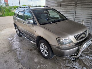 1998 Toyota Harrier I (XU10), золотистый, 870000 рублей, вид 3