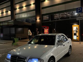 1995 Mercedes-Benz C-Класс 180 (PMS) I (W202), белый, 200000 рублей, вид 1