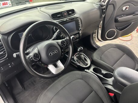 2018 Kia Soul II Рестайлинг, белый, 1490000 рублей, вид 5