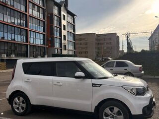 2018 Kia Soul II Рестайлинг, белый, 1550000 рублей, вид 4