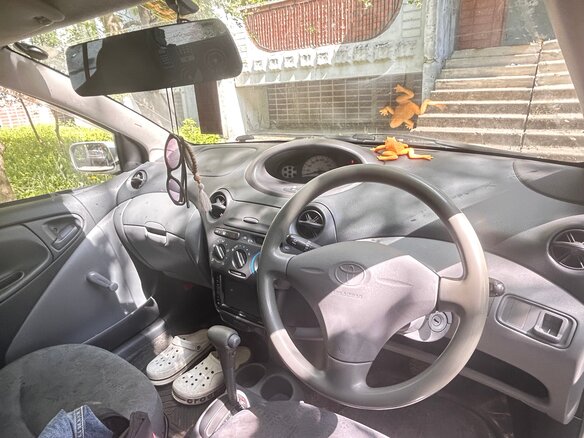 2000 Toyota Vitz I (P10), серебристый, 350000 рублей - вид 6