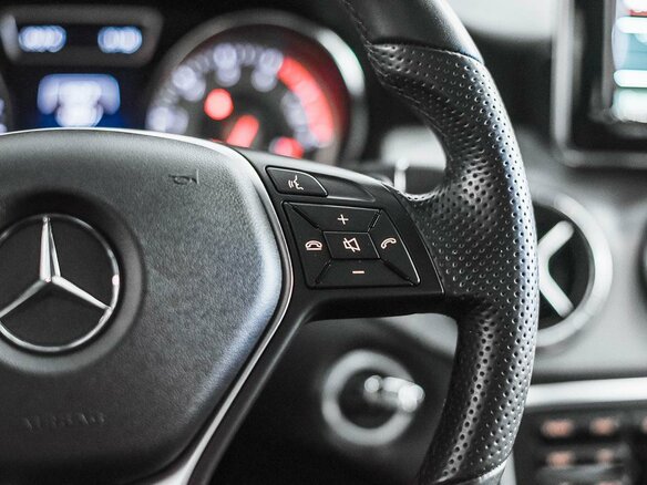 2013 Mercedes-Benz CLA 200 I (C117, X117), чёрный - вид 13