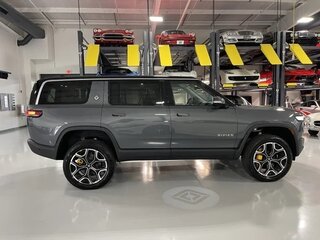 2024 Rivian R1S QM Large, серый, 14286641 рублей, вид 2