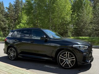 2019 BMW X5 40i IV (G05/G18), чёрный, 5400000 рублей, вид 4