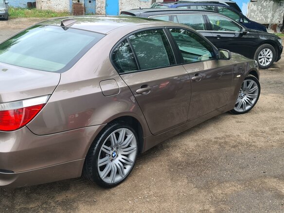 2004 BMW 5 серии 530i V (E60/E61), коричневый, 950000 рублей - вид 3