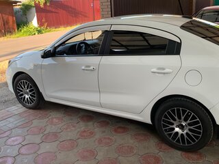 2017 Kia Rio IV, белый, 1150000 рублей, вид 3