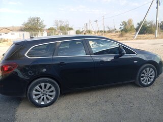 2011 Opel Astra J, чёрный, 750000 рублей, вид 2