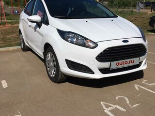 2015 Ford Fiesta Mk6 Рестайлинг, белый, 1050000 рублей, вид 2
