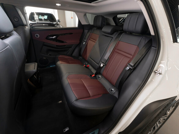 2025 Land Rover Range Rover Evoque II Рестайлинг, белый - вид 13