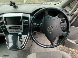2004 Toyota Alphard I, серебристый, 1320000 рублей, вид 3