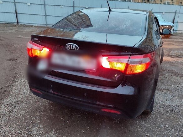 2015 Kia Rio 6-speed III, чёрный, 1500000 рублей - вид 8