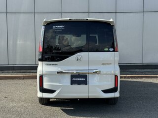 2021 Honda Stepwgn Spada V Рестайлинг, белый, 2448000 рублей, вид 4