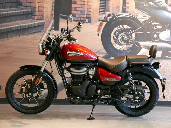 2026 Royal Enfield Meteor, красный, 528000 рублей - вид 7