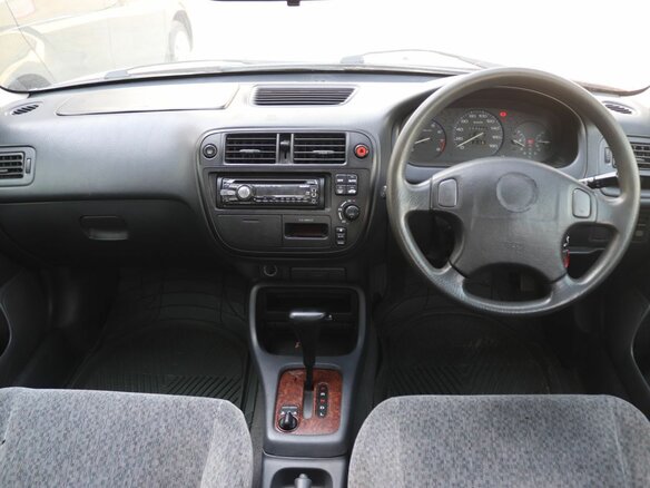 1997 Isuzu Gemini V, красный, 160000 рублей - вид 10