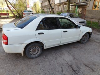 2001 Mazda Familia VIII (BJ), белый, 220000 рублей, вид 3