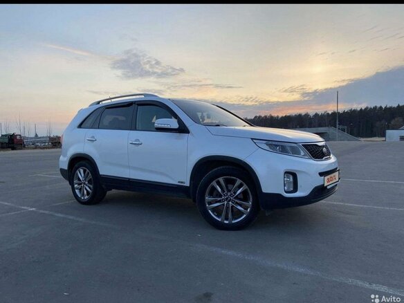 2014 Kia Sorento II Рестайлинг, белый, 1740000 рублей - вид 1