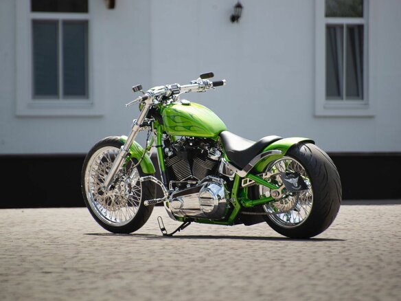 2023 Harley-Davidson Breakout, зелёный, 7000000 рублей - вид 5