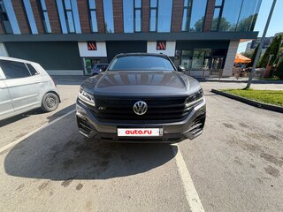 2018 Volkswagen Touareg III, серый, 5050000 рублей, вид 1