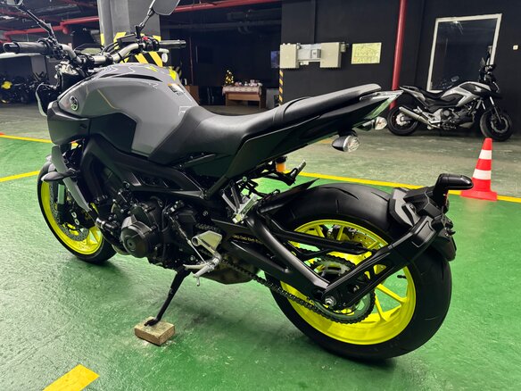 2018 Yamaha MT-09 (FZ-09), серый, 875000 рублей - вид 17