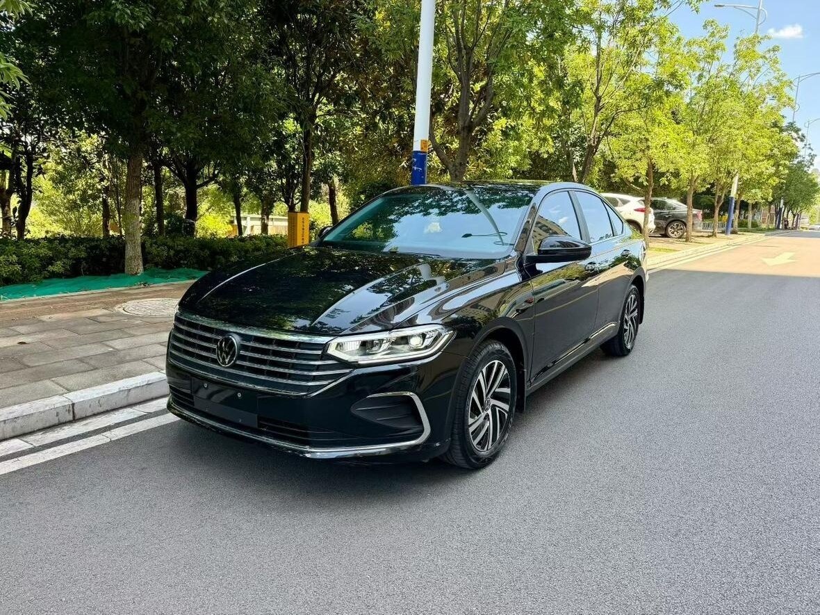 Открыть фотографии: Volkswagen Lavida III Рестайлинг