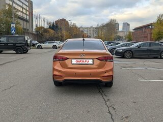 2017 Hyundai Solaris II, оранжевый, 819000 рублей, вид 4