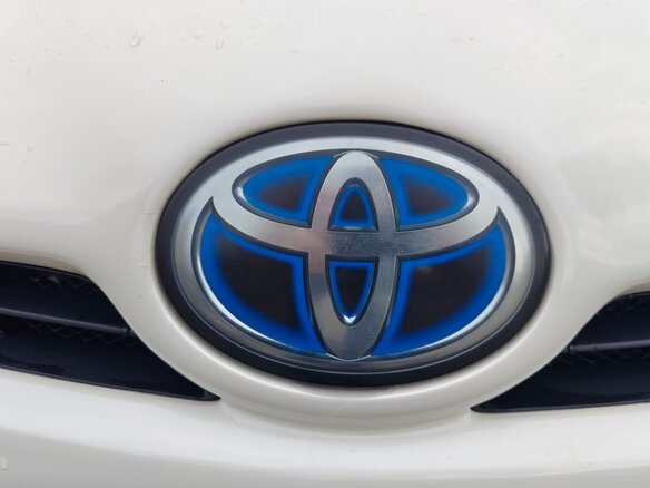 2009 Toyota Prius III (XW30), белый, 880000 рублей - вид 16
