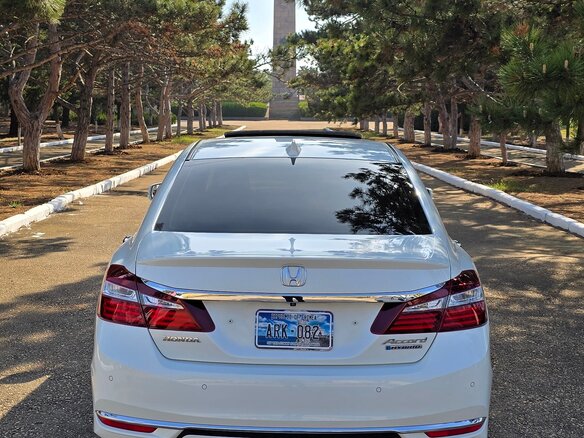2017 Honda Accord IX Рестайлинг, белый, 2850000 рублей - вид 5