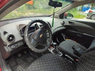 2013 Chevrolet Aveo II, красный, 615000 рублей, вид 5