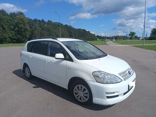 2004 Toyota Avensis Verso I Рестайлинг, белый, 573108 рублей, вид 3