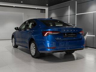 2021 Skoda Octavia IV (A8), синий, 1775000 рублей, вид 4
