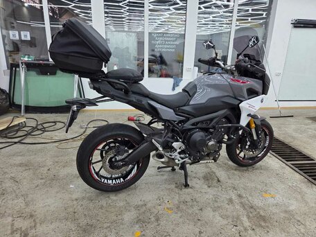 2018 Yamaha MT-09 Tracer (FJ-09), серый, 1100000 рублей, вид 1