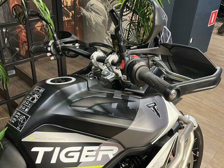 2025 Triumph Tiger 900, серый, 1850000 рублей, вид 4