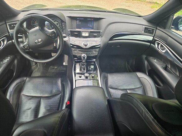 2016 Infiniti Q70 I Рестайлинг, чёрный, 2600000 рублей - вид 17