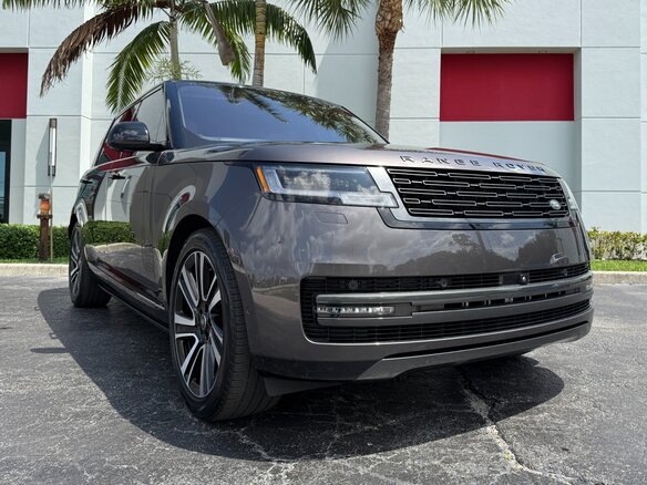 2022 Land Rover Range Rover P400 MHEV V, серый, 16463519 рублей - вид 1