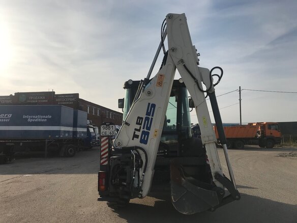 2017 Terex TLB 825, белый - вид 5