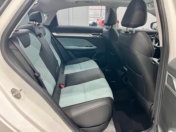 2022 Geely Emgrand II, белый - вид 8
