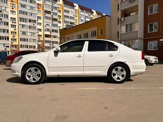 2012 Skoda Octavia II (A5) Рестайлинг, белый, 1050000 рублей, вид 4