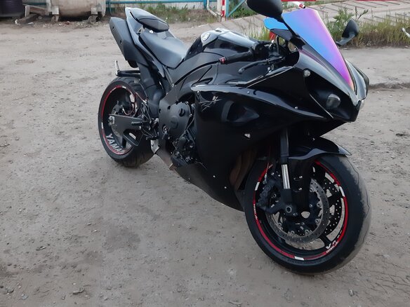 2012 Yamaha YZF-R1, чёрный - вид 4