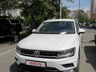 2017 Volkswagen Tiguan II, белый, 2100000 рублей, вид 2