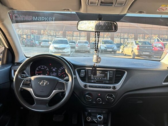 2018 Hyundai Solaris II, белый, 1000000 рублей - вид 7