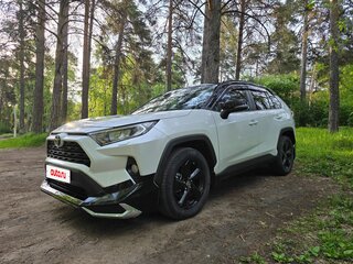 2021 Toyota RAV4 V (XA50), белый, 3650000 рублей, вид 3