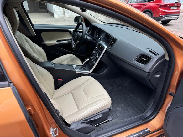 2013 Volvo S60 II Рестайлинг, оранжевый - вид 18