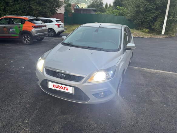 2011 Ford Focus II Рестайлинг, серебристый
