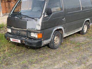 1989 Nissan Urvan III (E24), серый, 210000 рублей, вид 3